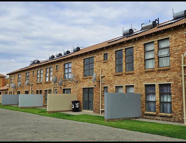 2 BEDROOM PROPERTY TO RENT IN PRINCESS